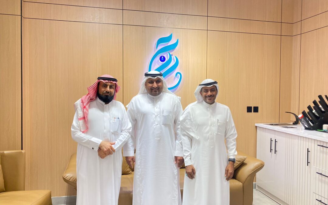 رئيس الجمعية يزور جمعية عين لطب العيون بجازان